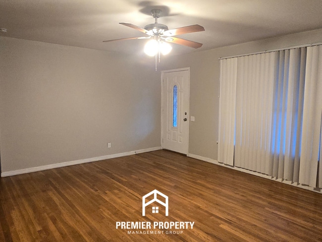 Building Photo - 3BR/1.5BA Florissant Home w/ 2-Car Garage, Fireplace & Fenced Yard - 63033