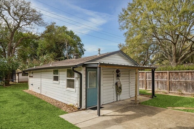 Building Photo - 510 S Belknap St