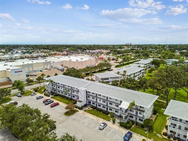 Building Photo - 8080 112th St N