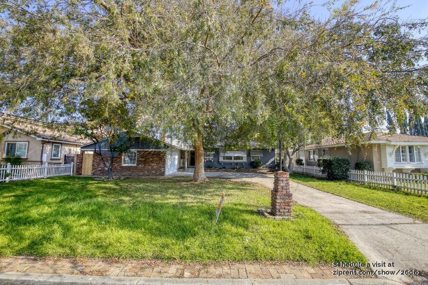 Primary Photo - 12102 Brookhaven Park