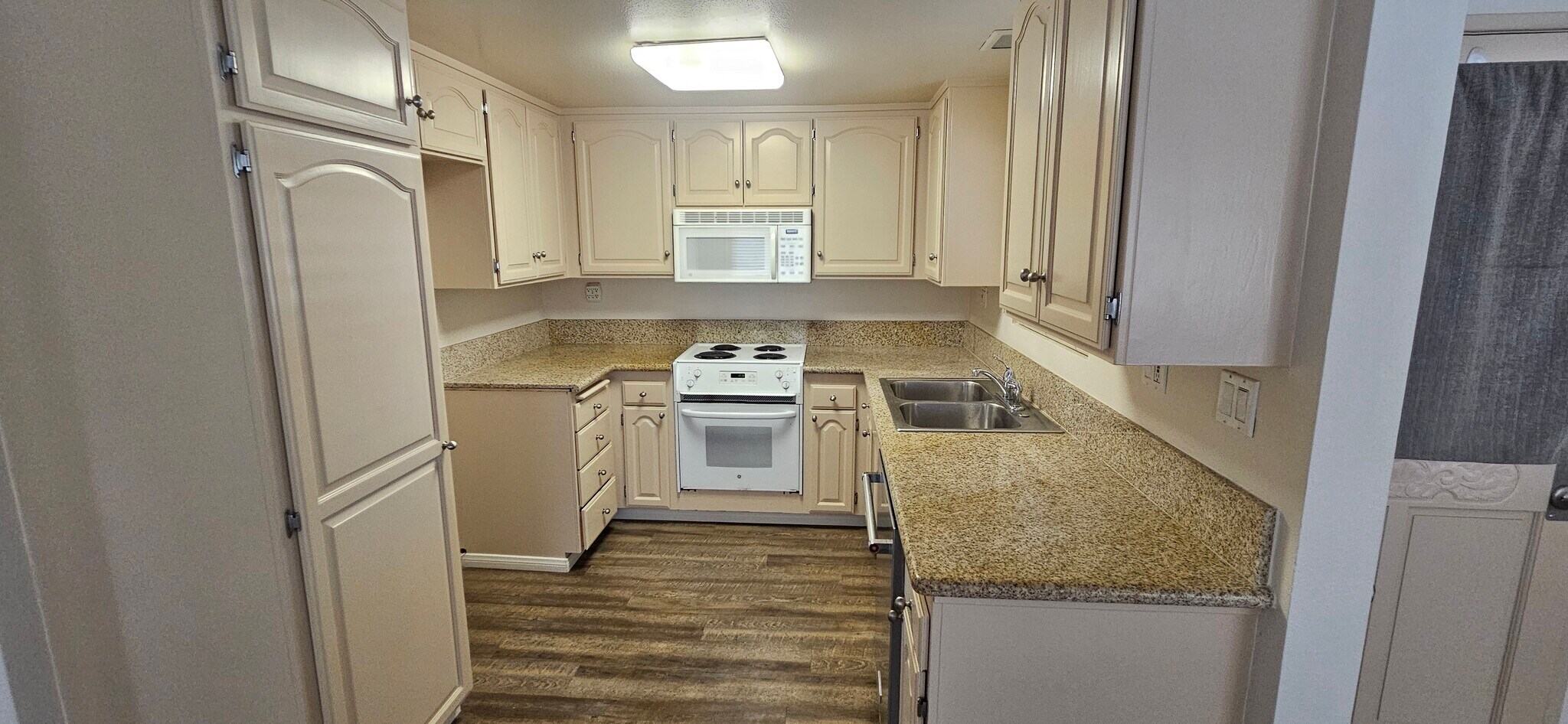 Building Photo - 23818 Audrey Ave