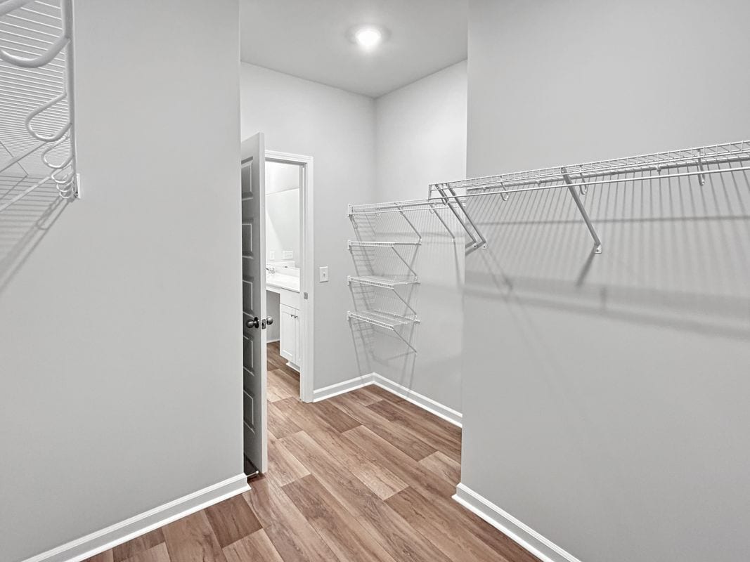 Building Photo - 367 Pine Crest View Dr