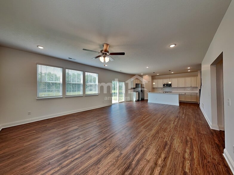 Building Photo - 8396 Northpoint Dr