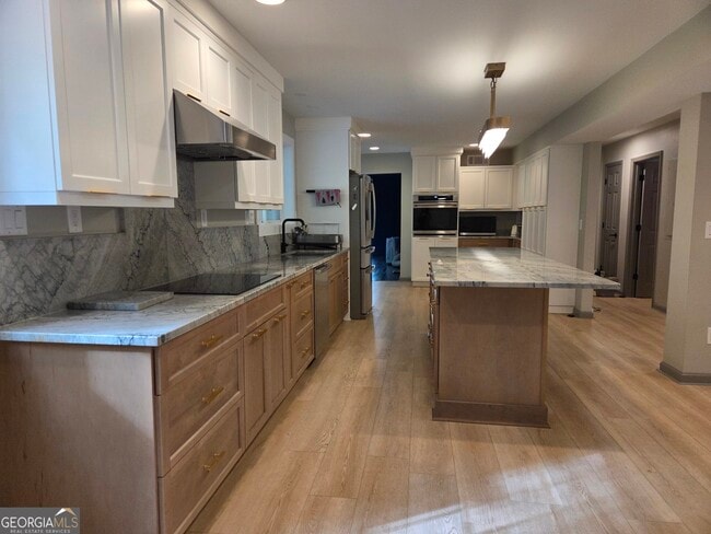 Building Photo - 215 Calgary Dr