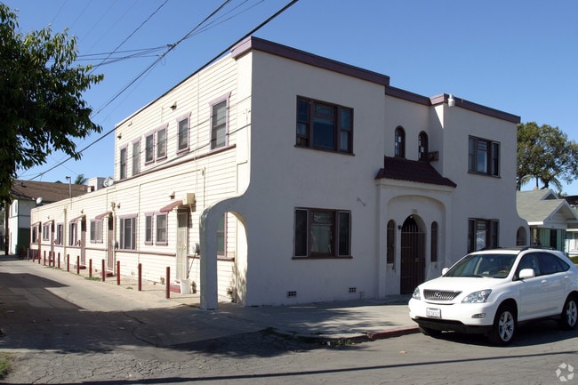 Primary Photo - 1323 Dawson Ave