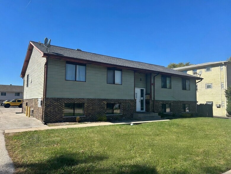 Building Photo - 1040 S York Rd