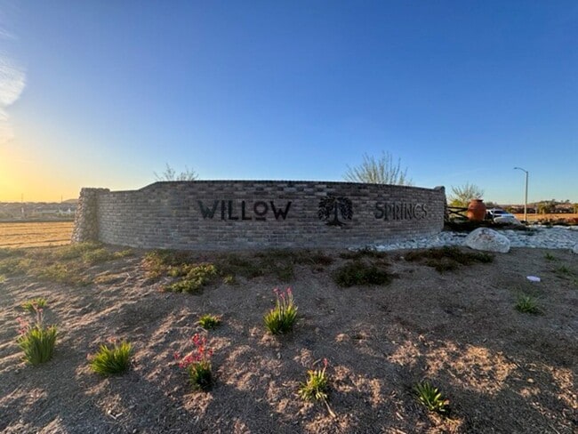 Building Photo - Welcome to Your Brand New 3 Bedroom Solar Home in the Gated Willow Springs Community of Murrieta!