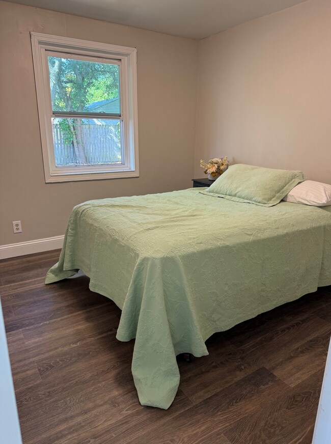 Building Photo - LAND CONTRACT (RENT-TO-OWN)