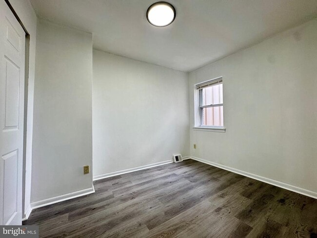 Building Photo - 1136 Mt Vernon St