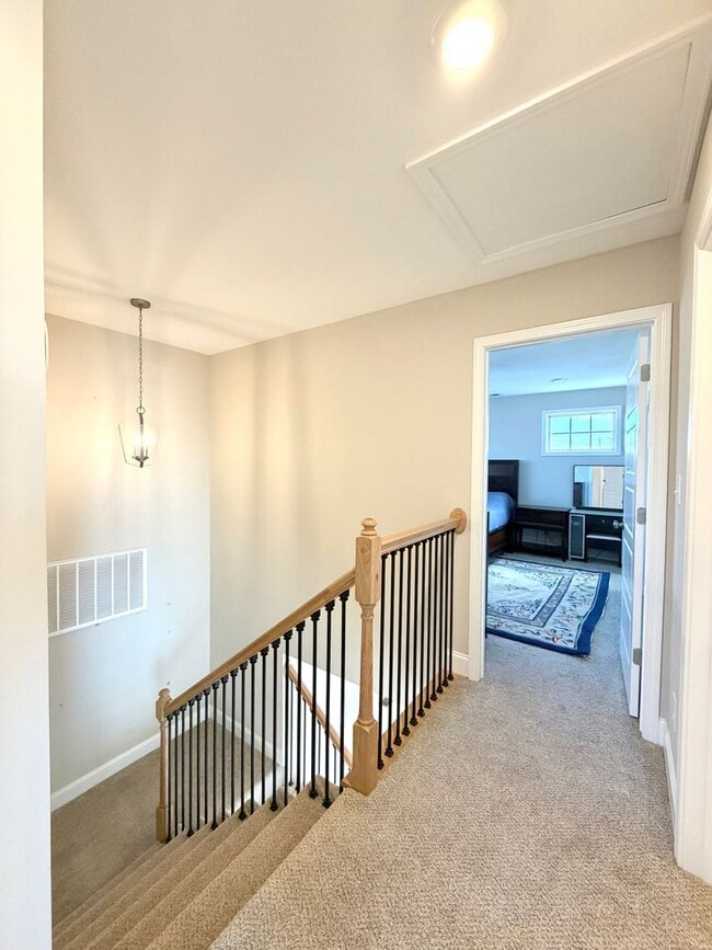 Building Photo - 2662 Scott Dr