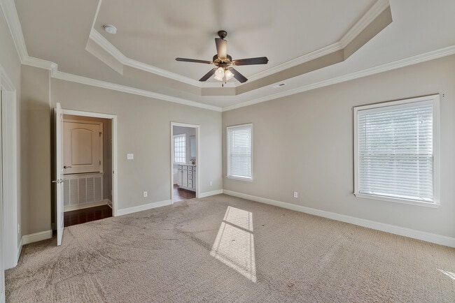 Building Photo - 3028 Greenway Cir SE