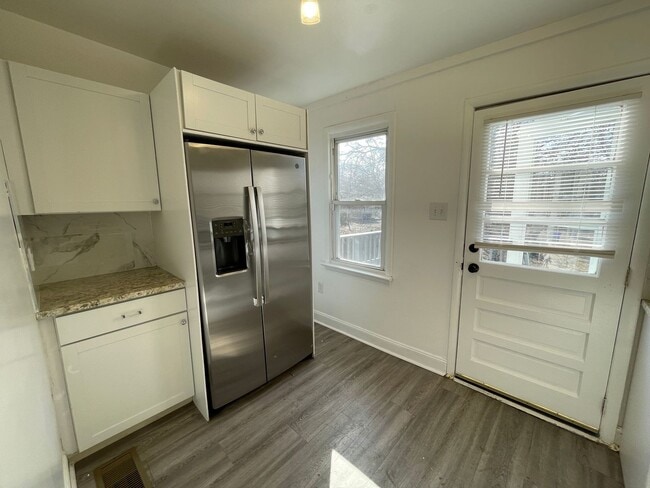 Building Photo - 4 Bedroom 1.5 Bath, Renovated House in Pottstown