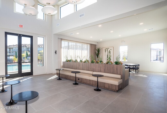 Building Photo - 2121 W Sonoran Desert Dr