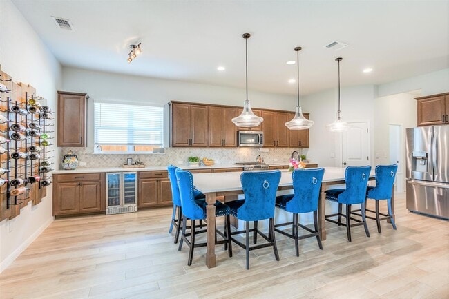 Building Photo - 8313 Silhouette St