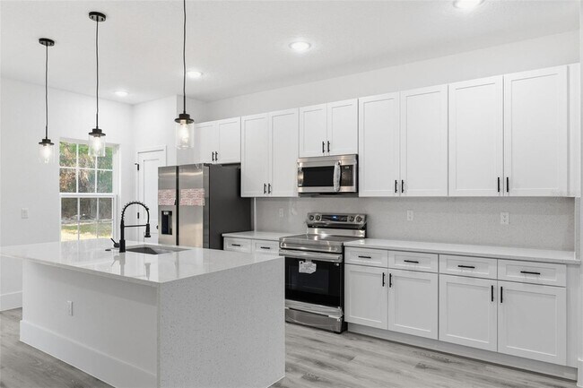 Building Photo - 7047 N Lime Dr