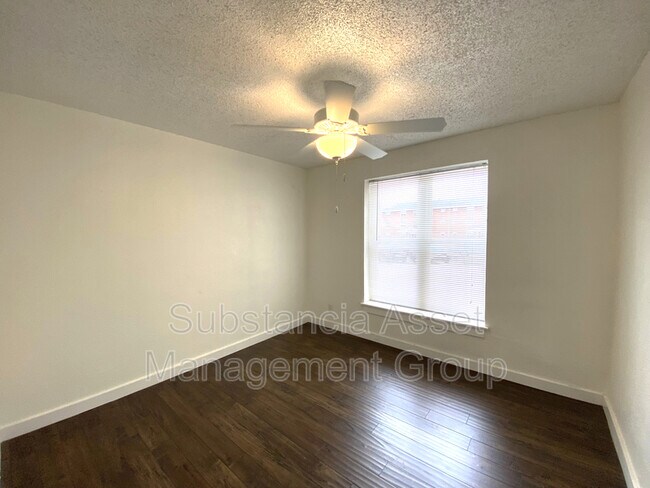 Building Photo - 701 Culbertson Dr
