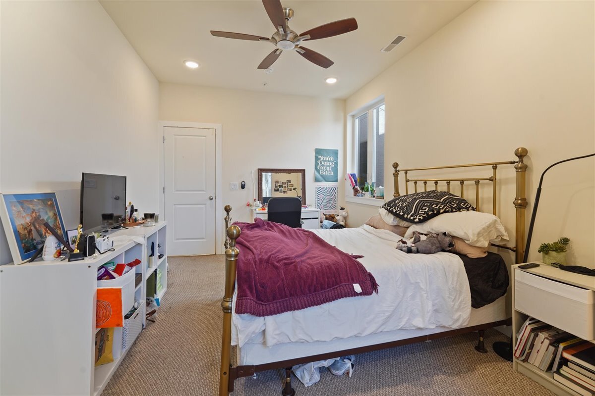 Building Photo - 1945 N Gratz St