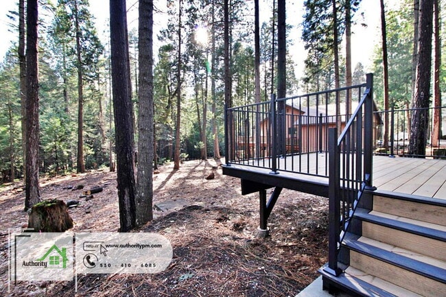 Building Photo - 30522 Sleepy Hollow Dr