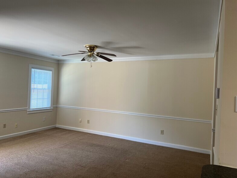 Building Photo - 2505 Saint Christopher Cir SW