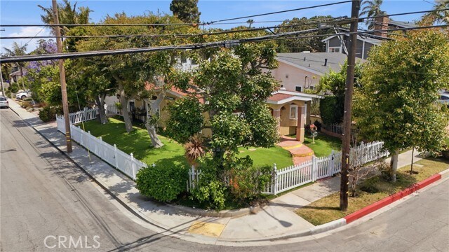 Building Photo - 926 N Rowell Ave