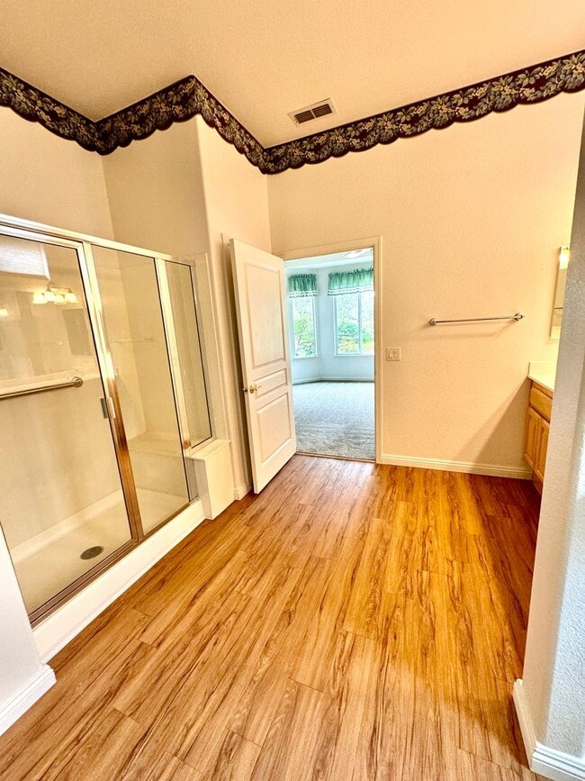 Building Photo - Adult 55+ Lovely Home in Springfield @ Whitney Oaks with a View