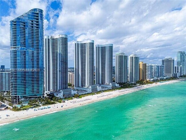 Building Photo - 16001 Collins Ave