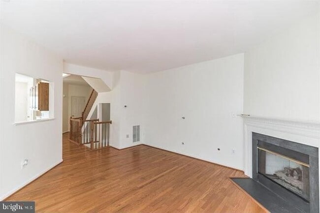Building Photo - 5520 Jowett Ct