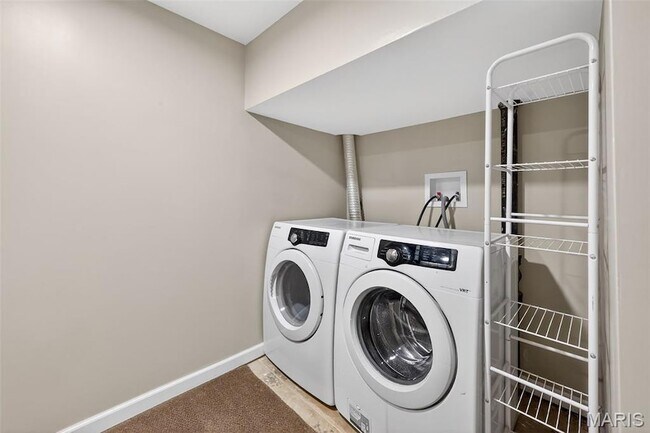 Building Photo - 1203 Dorne Dr