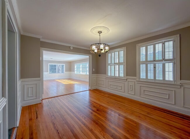 Building Photo - 514 Glenview Dr