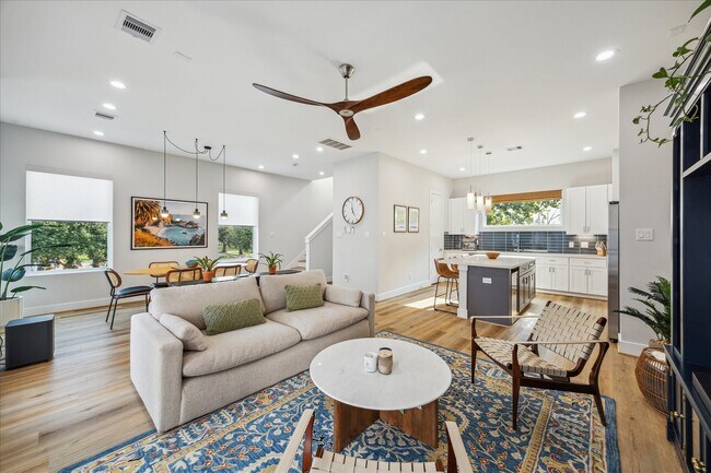 Building Photo - 903 Quitman St