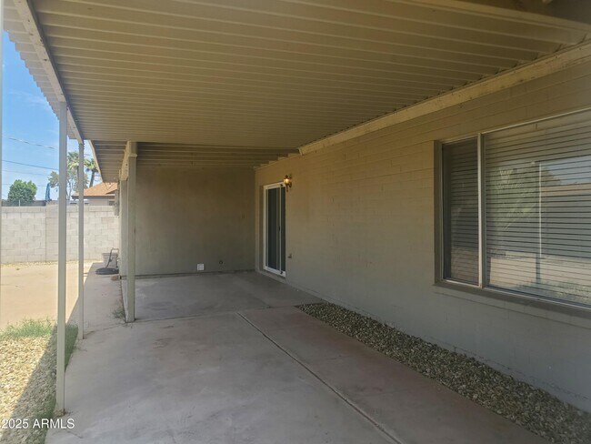 Building Photo - 2512 E Golden St
