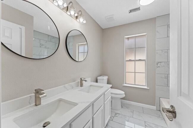 Building Photo - 15306 Goodman St