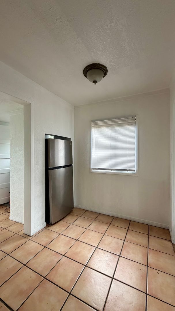 Building Photo - 3621-3623 Eugene Place