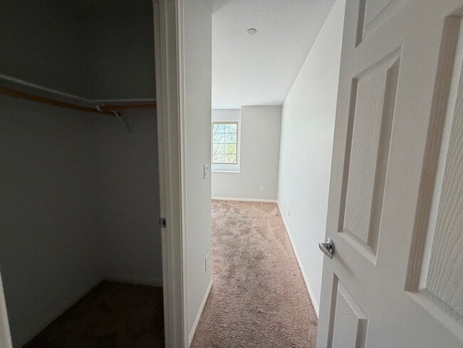 Building Photo - 4 BED 2.5 BATH 2 CAR GARAGE SINGLE FAMILY HOME W/ FULLY LANDSCAPED BACKYARD. THIS WAS FORMER MODE...