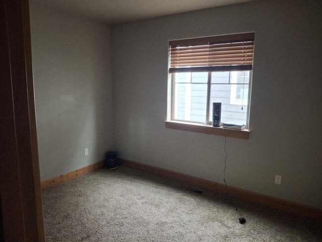Building Photo - 3689 Pipestone St