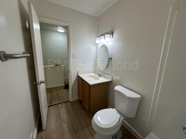 Building Photo - 1515 Stowmarket Ct