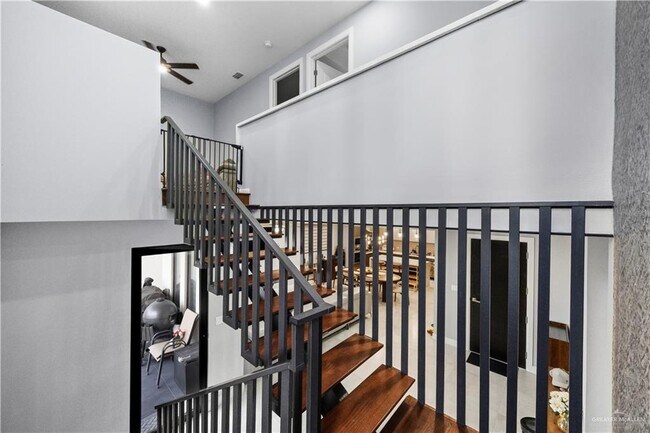 Building Photo - 25 N 11th St