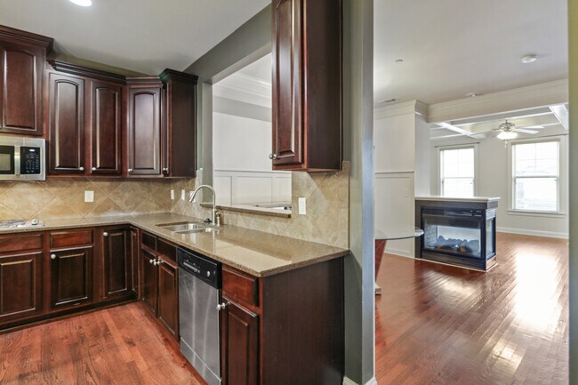 Building Photo - 2110 Westhill Dr SE, Smyrna, GA 30082