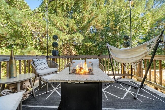 Building Photo - 580 Morrow Ln