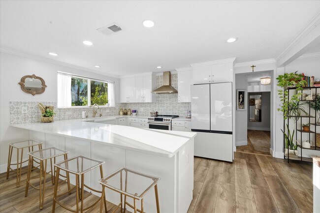 Building Photo - 149 Menendez Rd