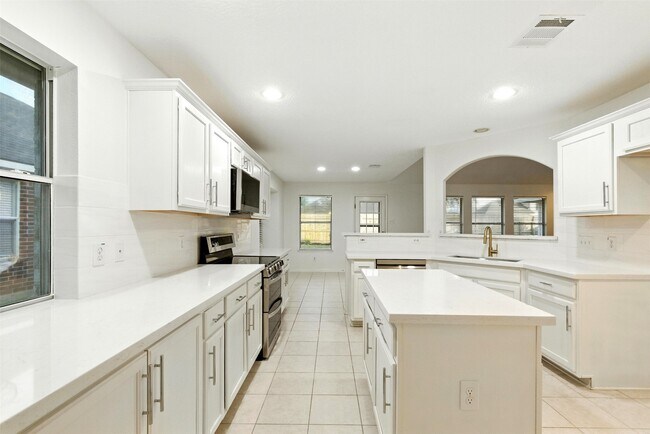 Building Photo - 2119 Hannover Way