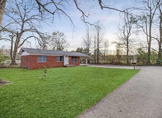 Building Photo - 3007 Hollywood St