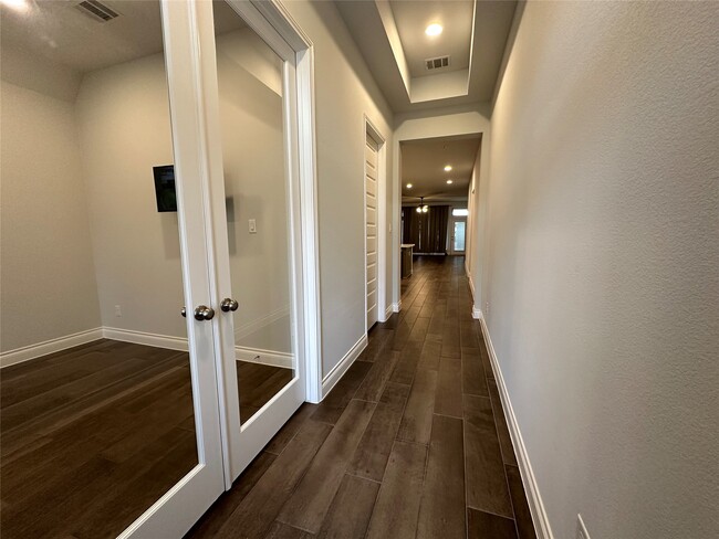 Building Photo - 16343 Silver Emperor St