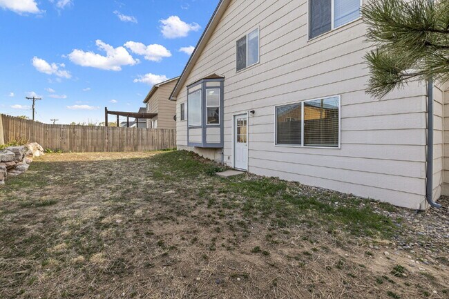 Building Photo - Convenient, Comfortable, and Close to Fort Carson and I-25! – 3BR Tri-Level in Colorado Springs!
