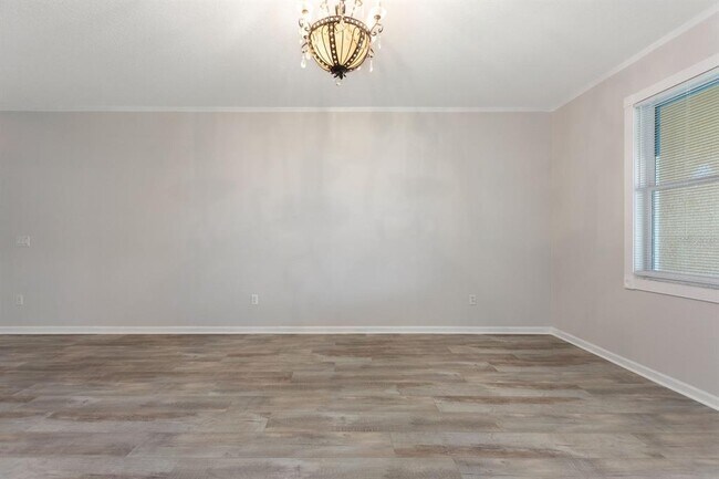 Building Photo - 1220 Priory Cir