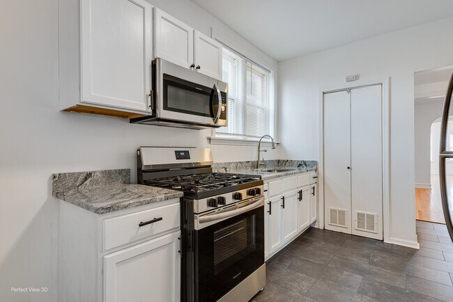 Building Photo - 7332 S Artesian Ave