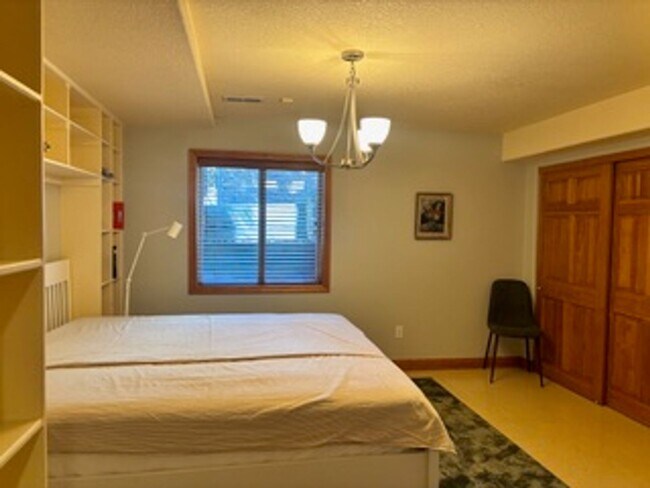 Building Photo - 815 Trail Ridge Dr