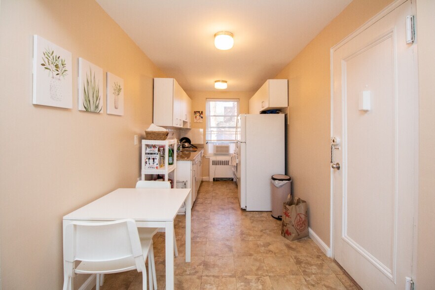 Building Photo - 38 Dean Rd