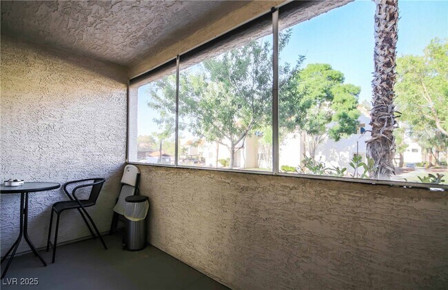 Building Photo - 101 Luna Way