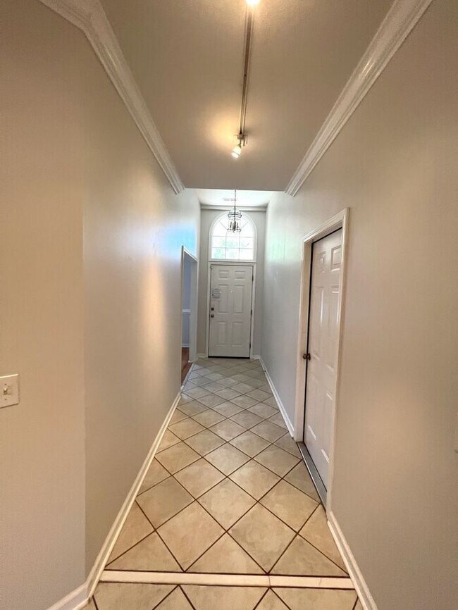 Building Photo - Merestone 1 level brick patio home. 2 Car garage, walk to The Point Shopping, restaurants and mov...